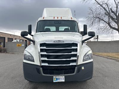 Used 2020 Freightliner Cascadia - photo 1