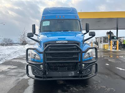 Used 2020 Freightliner Cascadia Detroit DD15AT Semi Truck with Sleeper Cab for sale #367378 - photo 2