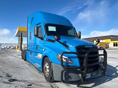 Used 2020 Freightliner Cascadia Detroit DD15AT Semi Truck with Sleeper Cab for sale #367380 - photo 1