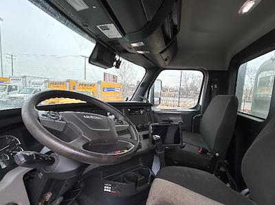 Used 2020 Freightliner Cascadia - photo 1