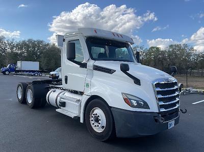 Used 2020 Freightliner Cascadia - photo 1