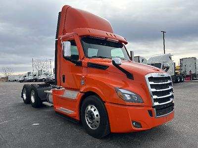 Used 2020 Freightliner Cascadia - photo 1