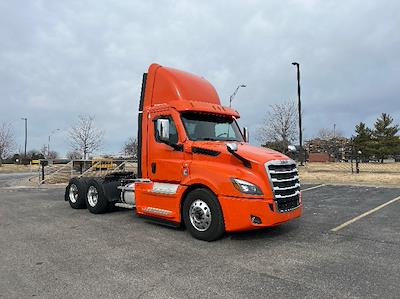 Used 2020 Freightliner Cascadia - photo 1