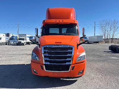 Used 2020 Freightliner Cascadia - photo 1