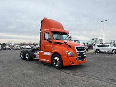 Used 2020 Freightliner Cascadia - photo 1