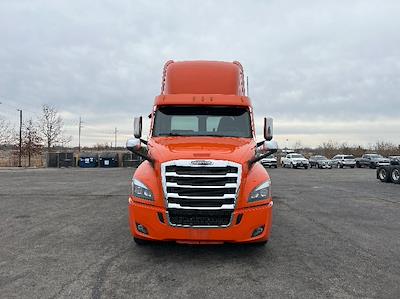 Used 2020 Freightliner Cascadia - photo 1