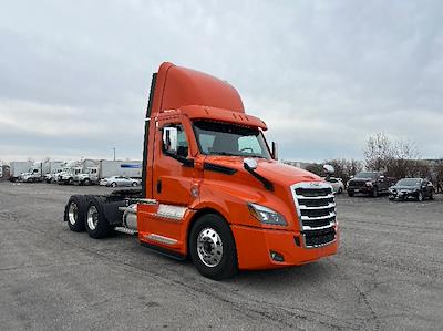 Used 2020 Freightliner Cascadia - photo 1