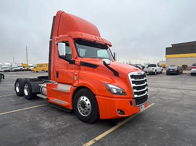 Used 2020 Freightliner Cascadia - photo 1