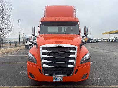 Used 2020 Freightliner Cascadia - photo 1