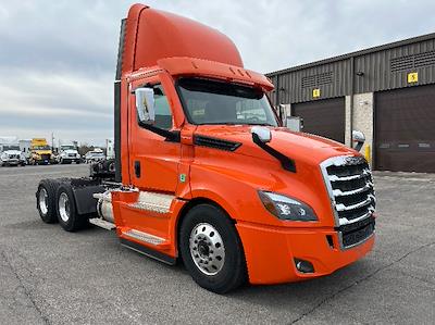 Used 2020 Freightliner Cascadia - photo 1