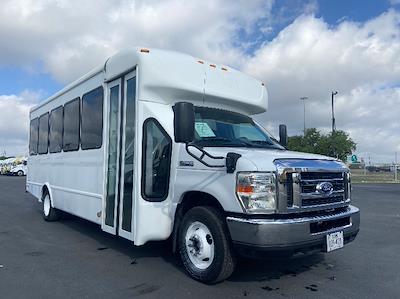 Used 2018 Ford E-450 - photo 1