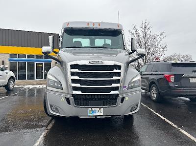 Used 2020 Freightliner Cascadia Detroit DD15AT Semi Truck for sale #368737 - photo 2