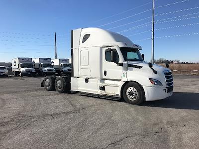 Used 2020 Freightliner Cascadia - photo 1