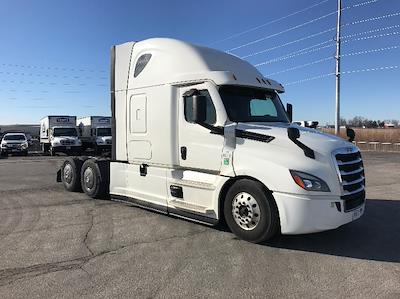 Used 2020 Freightliner Cascadia - photo 1