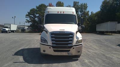 Used 2020 Freightliner Cascadia Detroit DD15AT Semi Truck with Sleeper Cab for sale #368961 - photo 2