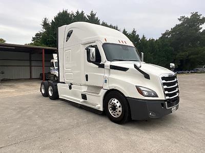 Used 2021 Freightliner Cascadia Detroit DD15AT Semi Truck with Sleeper Cab for sale #369120 - photo 1