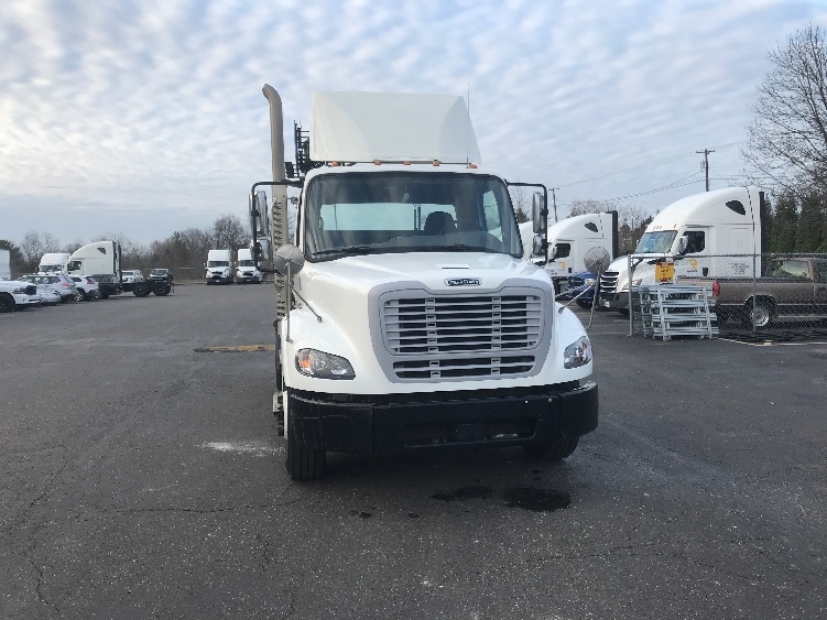 Used 2020 Freightliner M2 112 - photo 2