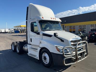 Used 2020 Freightliner Cascadia - photo 1