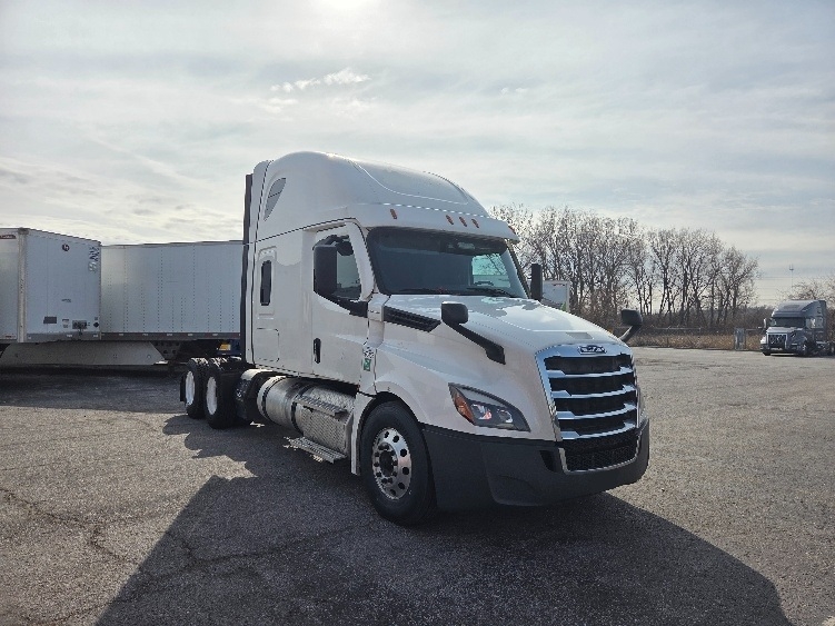 Used 2021 Freightliner Cascadia - photo 1