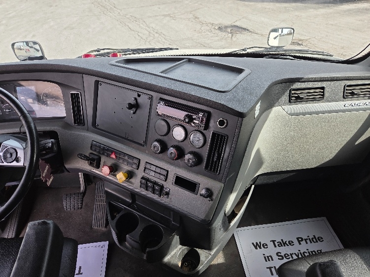 Used 2021 Freightliner Cascadia - photo 14