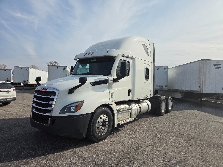 Used 2021 Freightliner Cascadia - photo 5