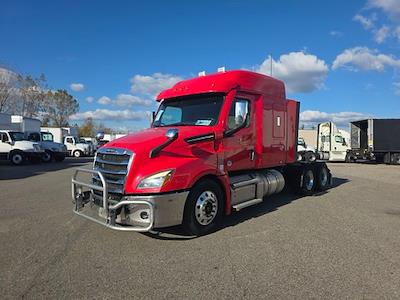 Used 2020 Freightliner Cascadia Detroit DD15AT Semi Truck with Sleeper Cab for sale #369621 - photo 1