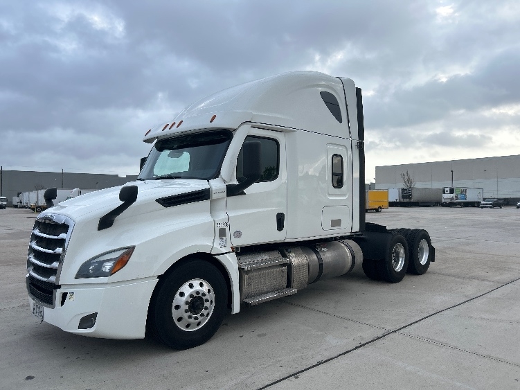Used 2021 Freightliner Cascadia - photo 5