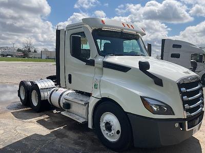 Used 2021 Freightliner Cascadia - photo 1