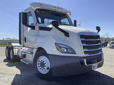 Used 2021 Freightliner Cascadia - photo 1