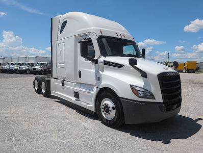 Used 2021 Freightliner Cascadia Detroit DD15AT Semi Truck with Sleeper Cab for sale #371361 - photo 1