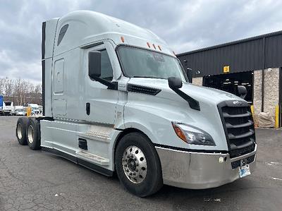 Used 2021 Freightliner Cascadia - photo 1