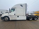 Used 2021 Freightliner Cascadia Detroit DD15AT Semi Truck with Sleeper Cab for sale #372081 - photo 4