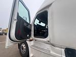 Used 2021 Freightliner Cascadia Detroit DD15AT Semi Truck with Sleeper Cab for sale #372081 - photo 9