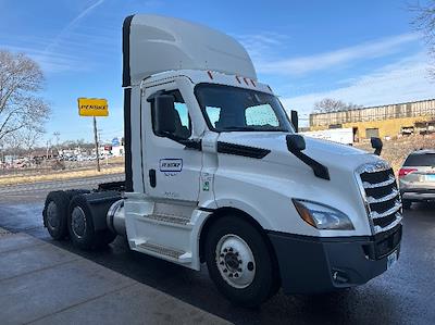 Used 2021 Freightliner Cascadia - photo 1