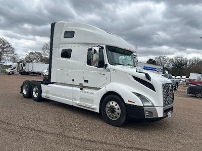 Used 2021 Volvo VNL - photo 1