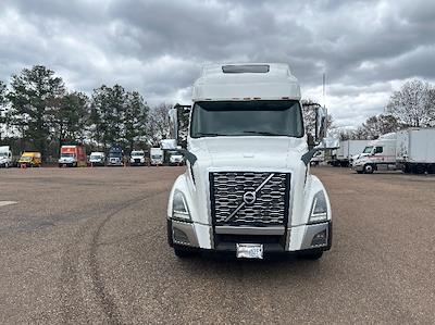 Used 2021 Volvo VNL - photo 1