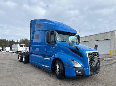 Used 2021 Volvo VNL - photo 1