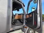 Used 2021 Freightliner Cascadia Detroit DD15AT Semi Truck with Sleeper Cab for sale #373148 - photo 13