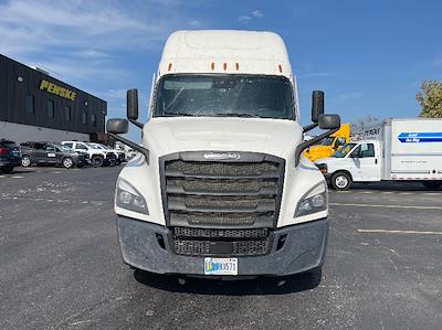 Used 2020 Freightliner Cascadia Detroit DD15AT Semi Truck with Sleeper Cab for sale #373328 - photo 2