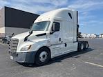 Used 2020 Freightliner Cascadia Detroit DD15AT Semi Truck with Sleeper Cab for sale #373328 - photo 1