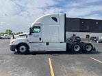 Used 2020 Freightliner Cascadia Detroit DD15AT Semi Truck with Sleeper Cab for sale #373328 - photo 4