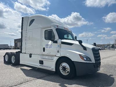 Used 2020 Freightliner Cascadia Detroit DD15AT Semi Truck with Sleeper Cab for sale #373358 - photo 1