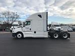 Used 2020 Freightliner Cascadia Detroit DD15AT Semi Truck with Sleeper Cab for sale #373359 - photo 4