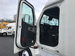 Used 2020 Freightliner Cascadia Detroit DD15AT Semi Truck with Sleeper Cab for sale #373359 - photo 9