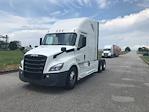 Used 2020 Freightliner Cascadia Detroit DD15AT Semi Truck with Sleeper Cab for sale #373363 - photo 3