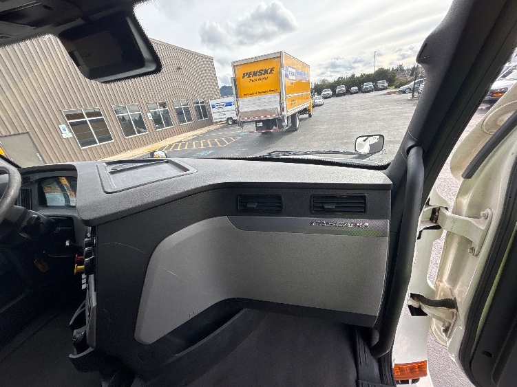 Used 2020 Freightliner Cascadia - photo 16