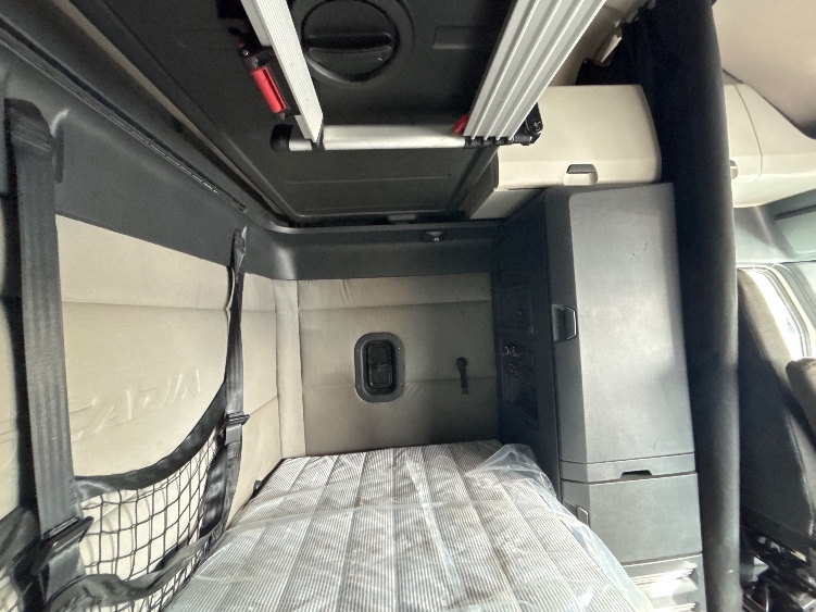 Used 2020 Freightliner Cascadia - photo 20