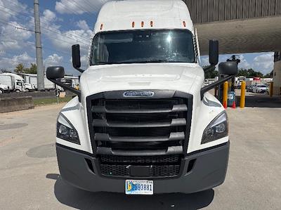 Used 2020 Freightliner Cascadia Detroit DD15AT Semi Truck with Sleeper Cab for sale #373379 - photo 2