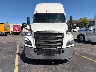 Used 2020 Freightliner Cascadia Detroit DD15AT Semi Truck with Sleeper Cab for sale #373381 - photo 2