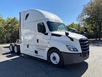 Used 2020 Freightliner Cascadia Detroit DD15AT Semi Truck with Sleeper Cab for sale #373381 - photo 1